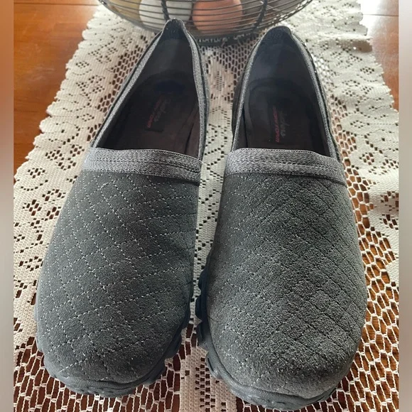 Skechers EZ Flex 2 Cuddle Up Memory Foam Slip on Shoes Size 9 faux suede EUC - Picture 9 of 13